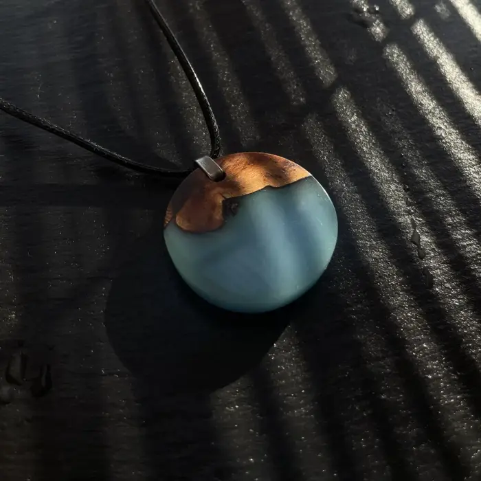 Kettenanhänger "Light Blue Disc" – Bild 3