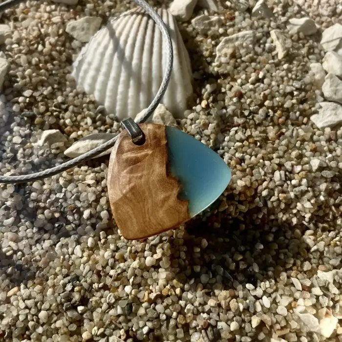 Kettenanhänger "Light Blue Plectrum" – Bild 3