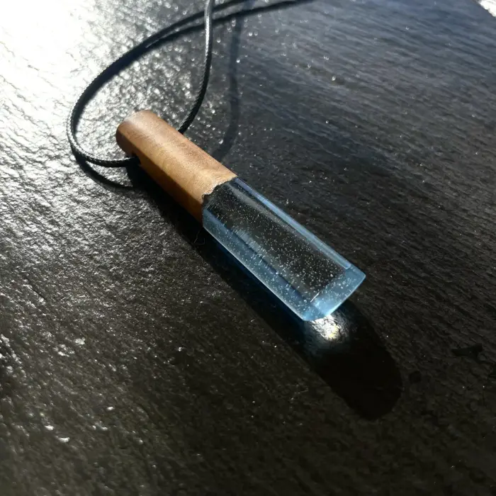 Kettenanhänger Simple STick "Aquamarin" / Olivenholz