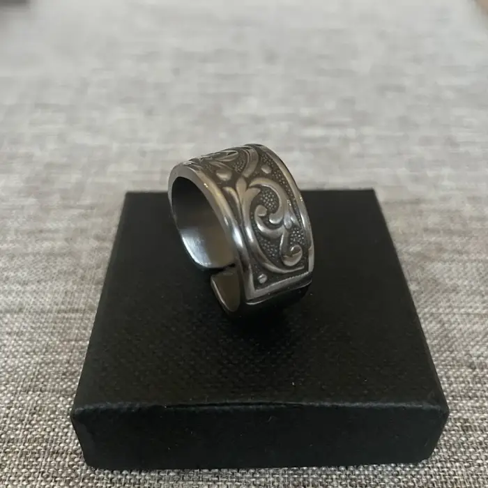 Ring "Floral Stamp" Edelstahl (Gr. 63/10)