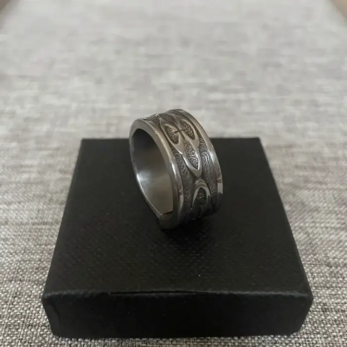Ring Kleeblaetter Edelstahl (Gr. 59/9)
