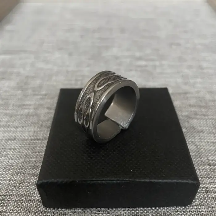 Ring Kleeblaetter Edelstahl (Gr. 59/9) – Bild 4